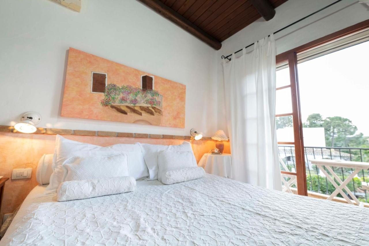 Sa Domu Sarda Suites - Bed & Breakfast Porto Columbu - Perd'E Sali Eksteriør billede